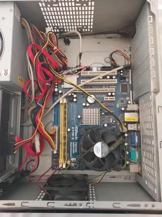 CPU Vintage Negra - Época XP