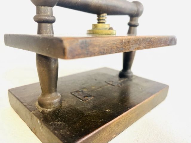 Prensa de minilibros  de Edición Inglaterra S. XX