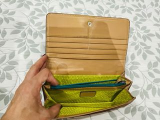 Cartera grande de piel azul turquesa.Solo envio