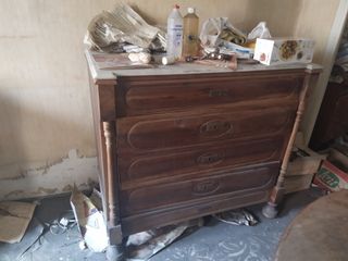 Cajonera antigua madera-mármol