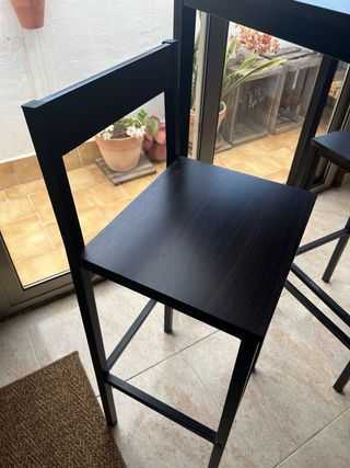 Mesa alta + 2 taburetes - negra