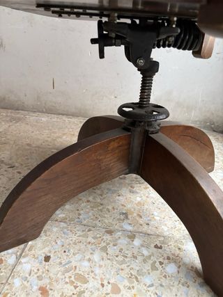 Sillón giratorio despacho madera antiguo