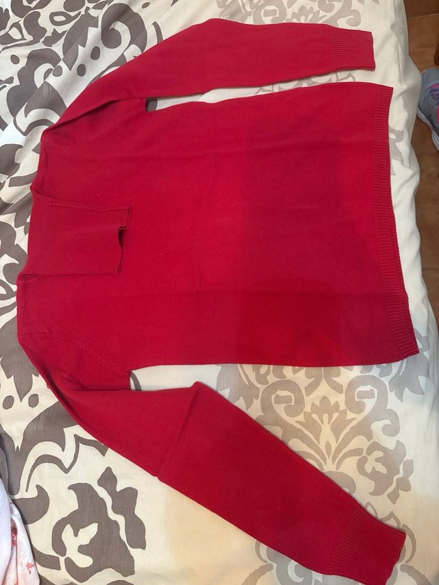 Jersey rojo cuello alto