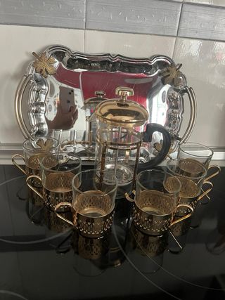 Cafetera francesa dorada + 6 tazas+ preciosa bande