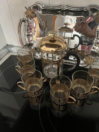 Cafetera francesa dorada + 6 tazas+ preciosa bande