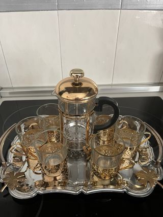 Cafetera francesa dorada + 6 tazas+ preciosa bande