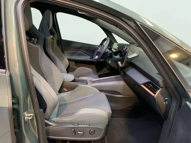 CUPRA Born 2025