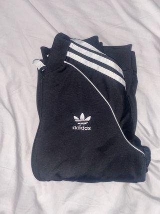Sudadera Adidas negra talla XS