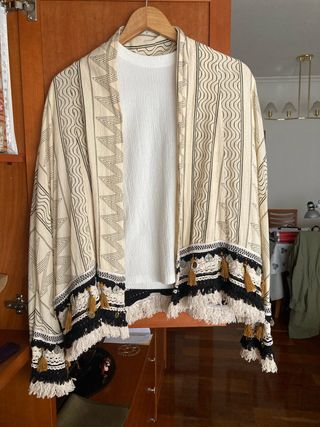 Chaqueta boho chic beige y negra