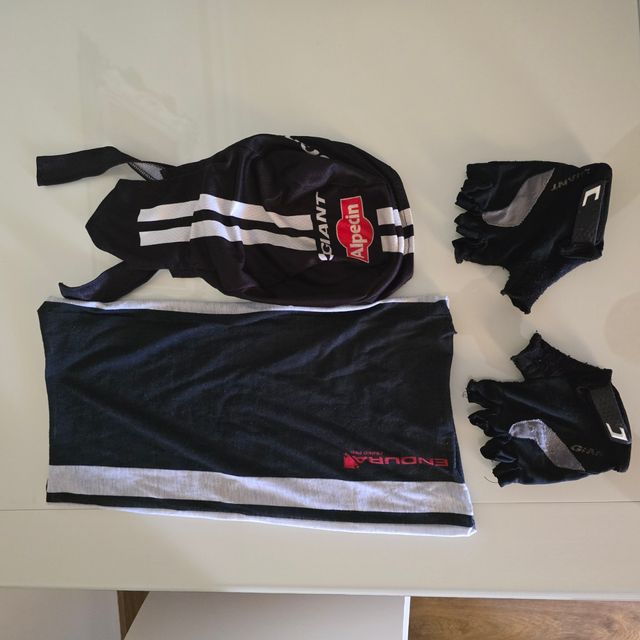 Guantes ciclismo Giant Alpecin pañuelos