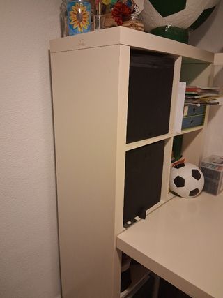 Escritorio Ikea de madera,balda no incluida.
