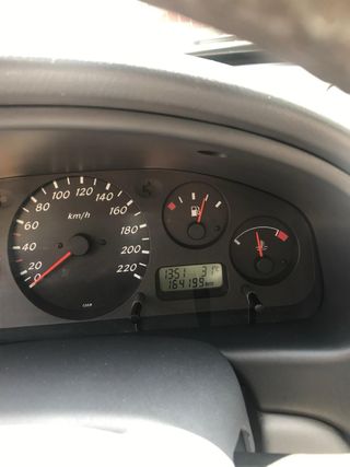 Nissan Almera 2001