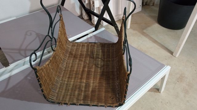Portariviste vintage in vimini e ferro