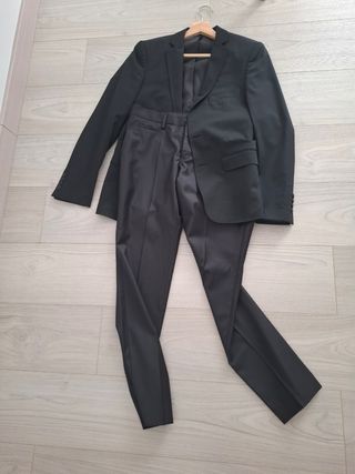 Traje negro hombre
