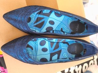 Bailarina azul eléctrico 