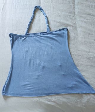 Top Bershka azul - flores