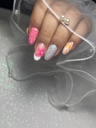 Se busca manicurista en PINTO 