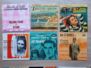 Álbum con 12 vinilos Singles 45 RPM. Años 50