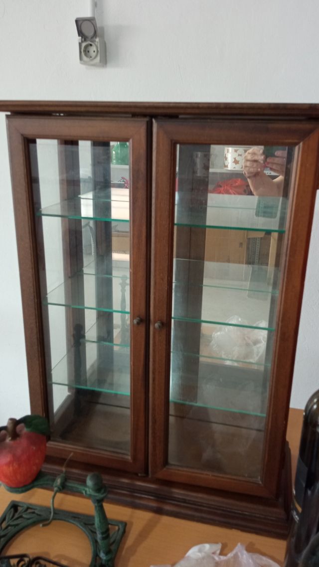 Antica vetrina in legno