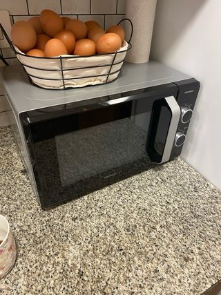 Microondas Cecotec GrandHeat ( costo 79€)