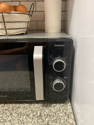 Microondas Cecotec GrandHeat ( costo 79€)