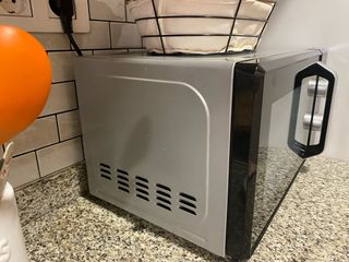 Microondas Cecotec GrandHeat ( costo 79€)