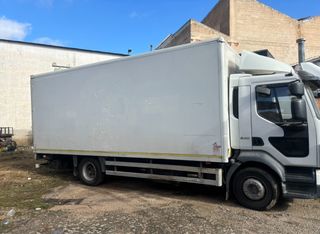 SE VENDE CAMION Volvo