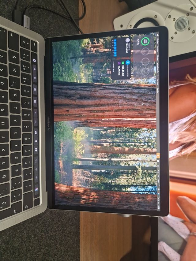 MacBook Pro 13" Touch Bar 2020