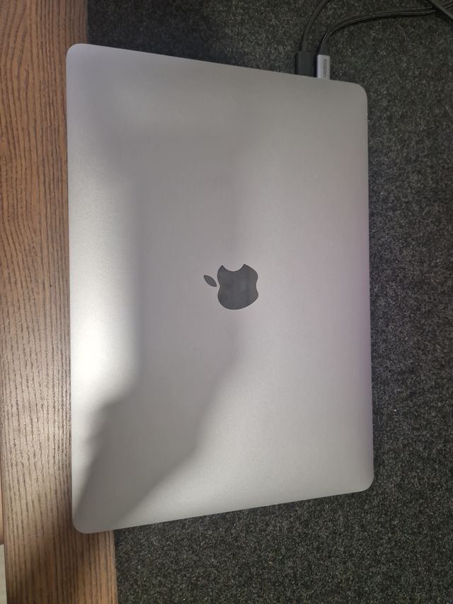 MacBook Pro 13" Touch Bar 2020