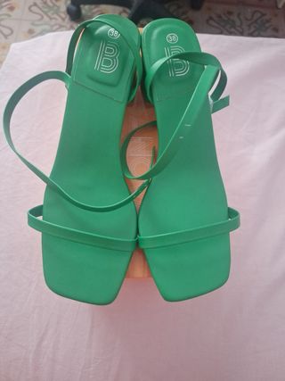 Sandalias verdes tacón bajo - talla 38