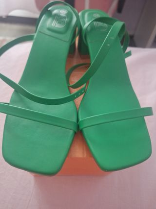 Sandalias verdes tacón bajo - talla 38