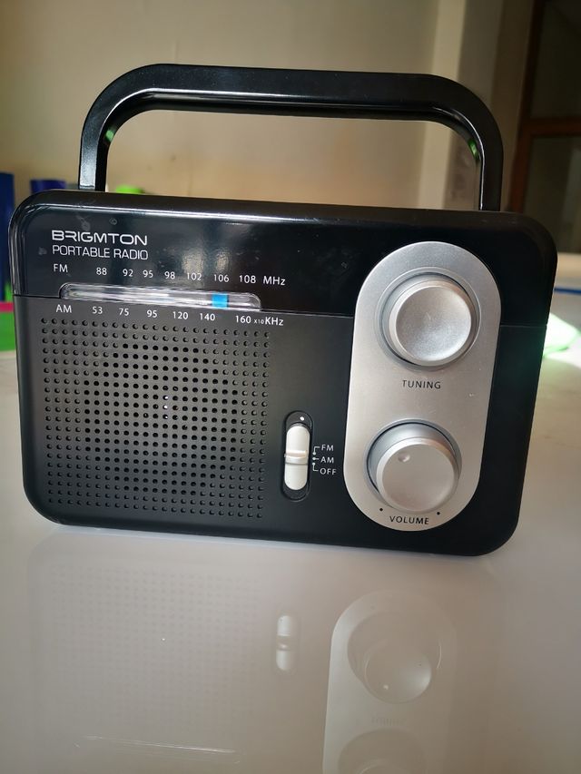 Radio Portátil Brigmton - AM/FM