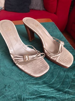Sandalias tacón beige 37