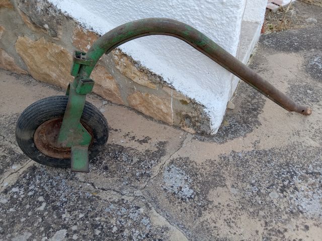 Rueda tractor - Remolque antigua