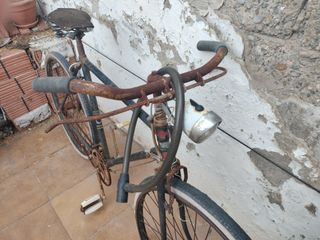 Bicicleta antigua Orbea Está en playa Almardá junt