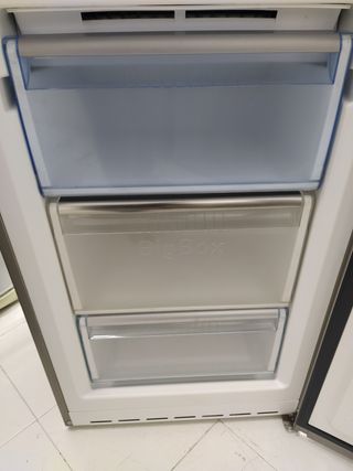 Nevera marca Siemens altura 2mtr con garantía 