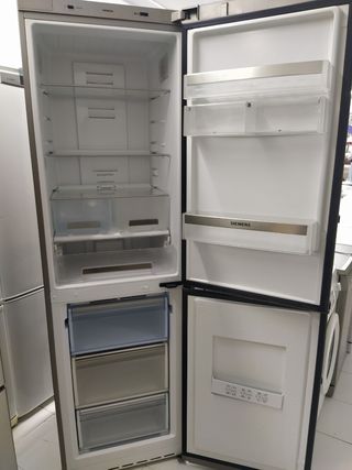 Nevera marca Siemens altura 2mtr con garantía 