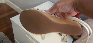 Sandalias blancas de madera