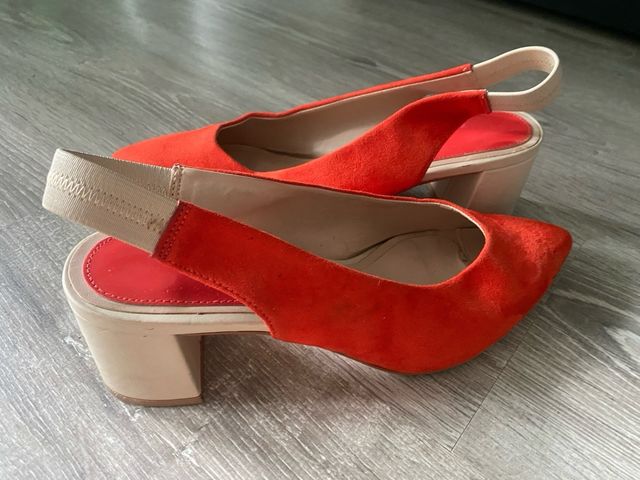 Zapatos Stradivarius rojos - 39