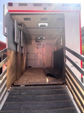 camion de 4 caballos con vivienda