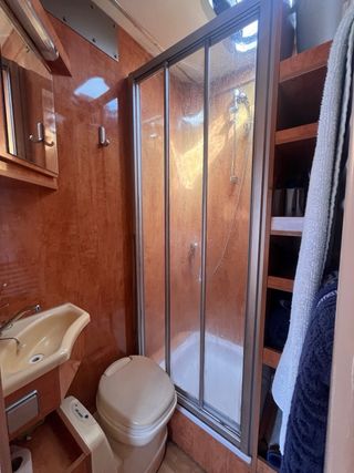 camion de 4 caballos con vivienda
