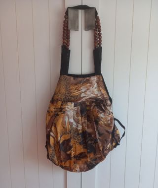 Bolso hobo con estampado hippie