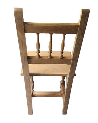 Vendo lote de 4 sillas y 2 banquetas de madera