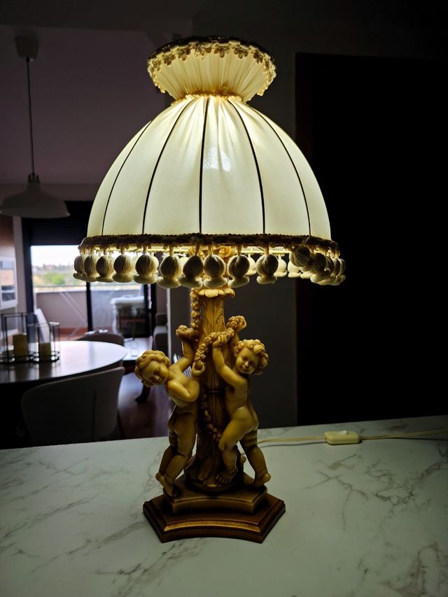 Lampara sobremesa angelitos