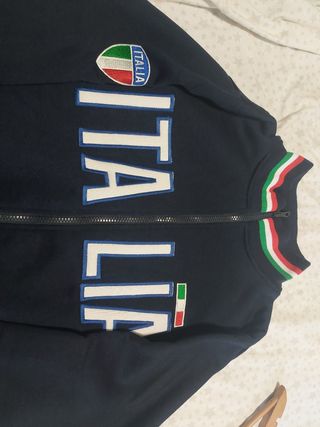 Chaqueta Italia Talla M
Afelpada por dentro 