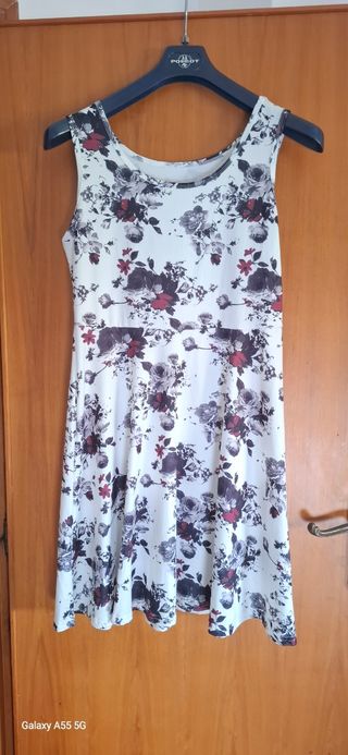 Vestiti estivi floreali 1 bianco/rosso e 1 b/n