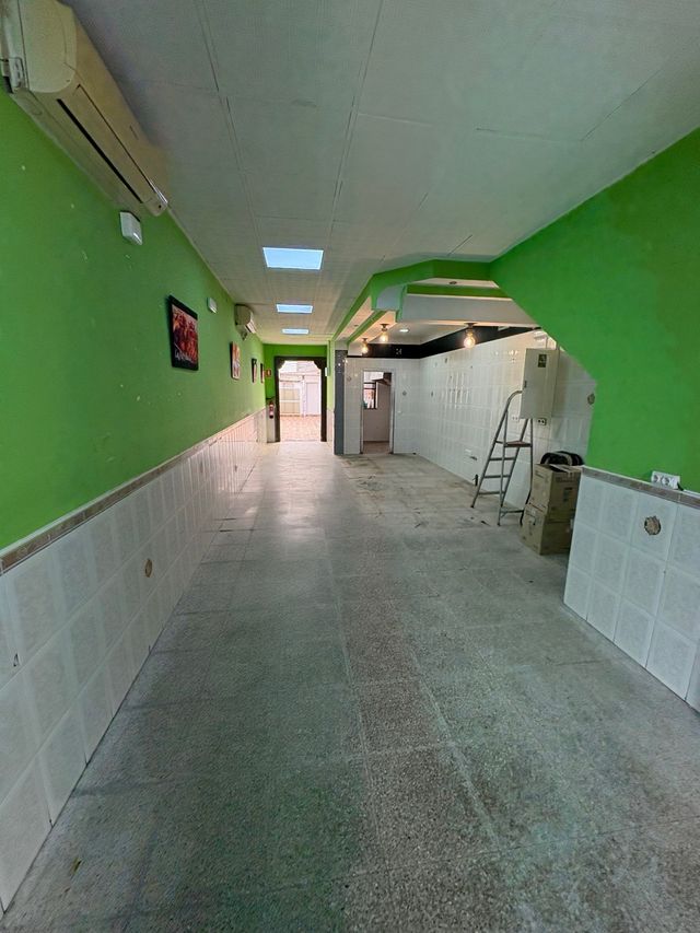 LOCAL 120m CON SALIDA HUMOS Y BARBACOA