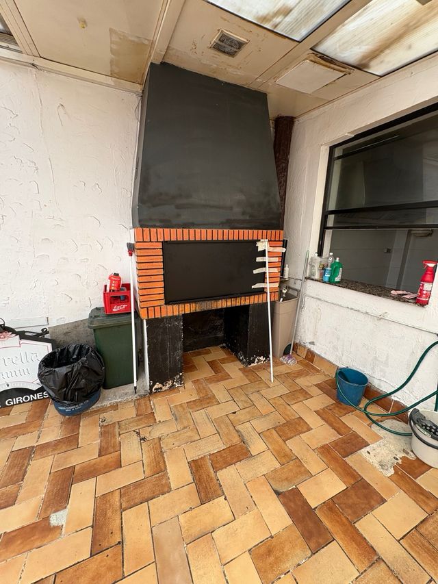 LOCAL 120m CON SALIDA HUMOS Y BARBACOA