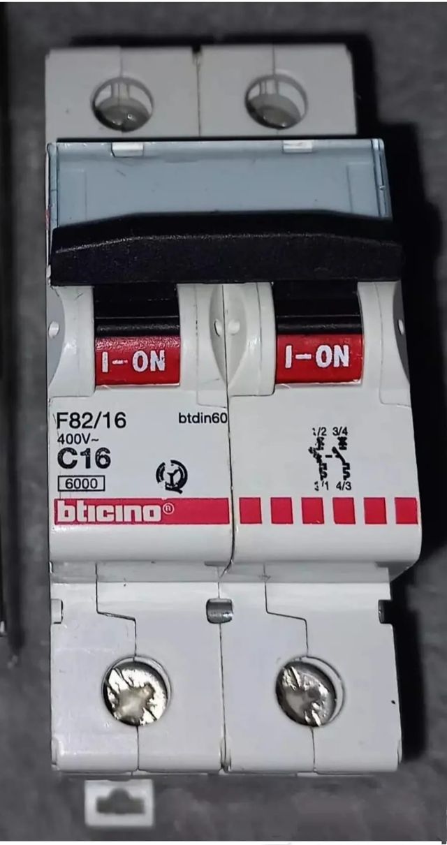 Interruttore Magnetotermico Modulare C16 400V