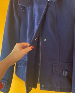 Abrigo corto de paño. 